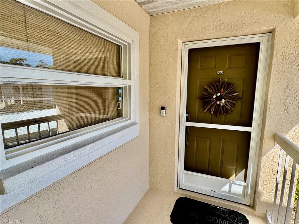 645 Squire CT 202 photo 1 of 41