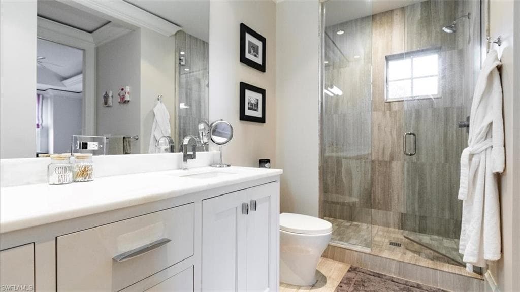 bedroom suite's bathroom