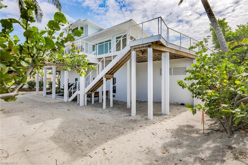 Steps to the Beach