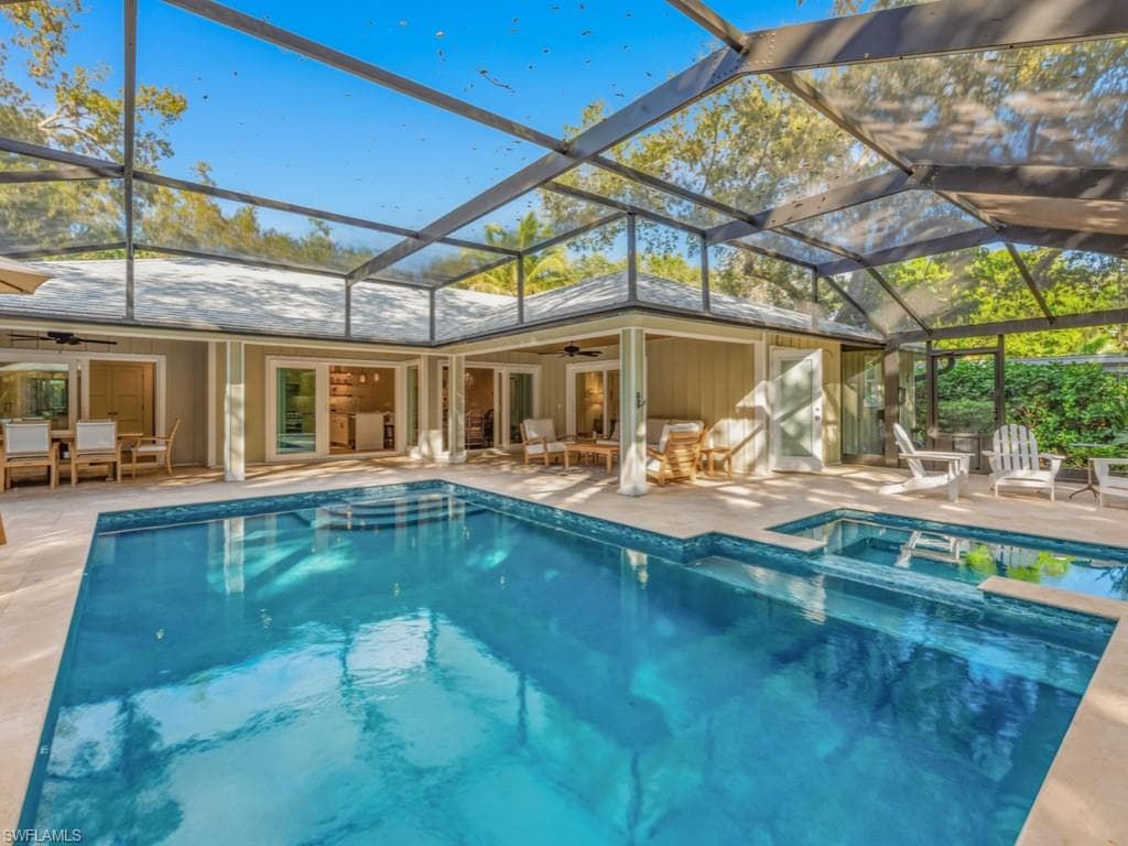 Pool & Spa