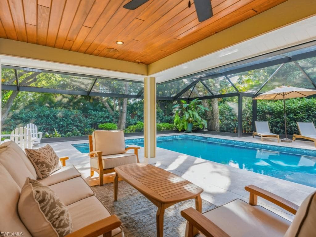 lounge area