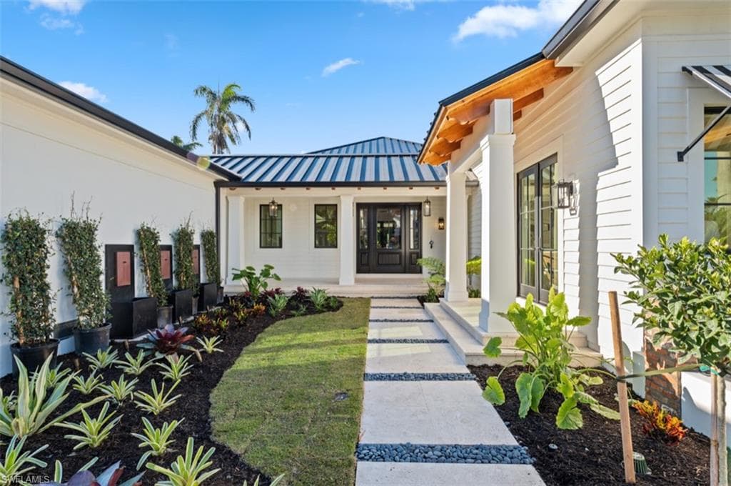 courtyard entry