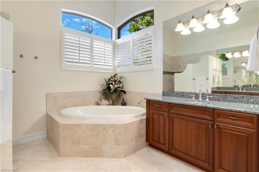 8986 Shenendoah CIR photo 19 of 50