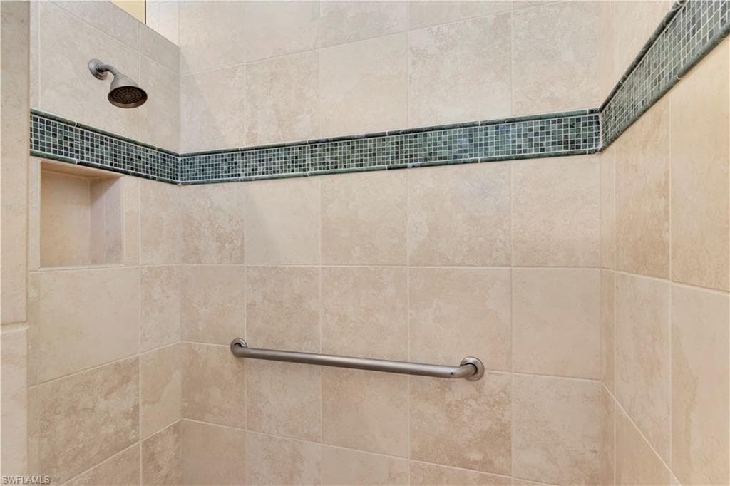 8986 Shenendoah CIR photo 21 of 50