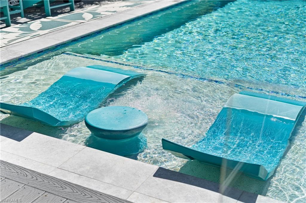 Enjoy just sitting in the pool