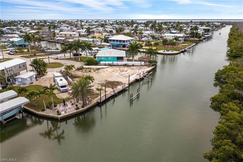 Aerial perspective of deep, wide canal amenable to large boats