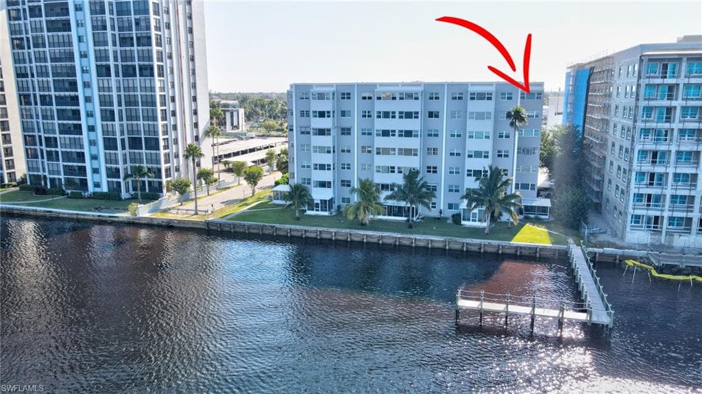 Corner Penthouse, overlooking Caloosahatchee River & dock