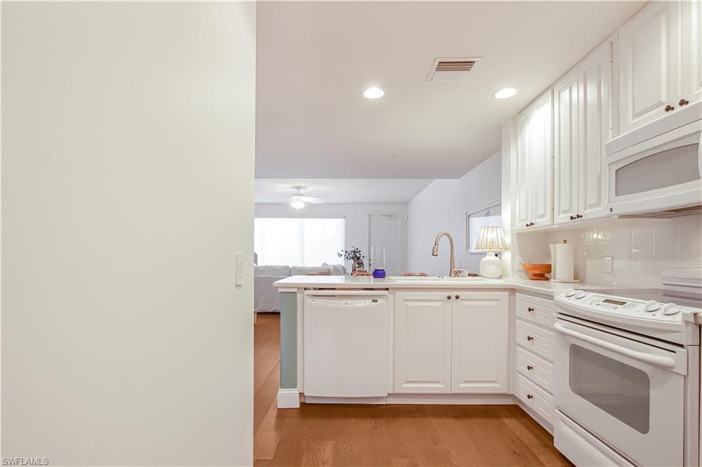 7201 Bellini WAY photo 5 of 39