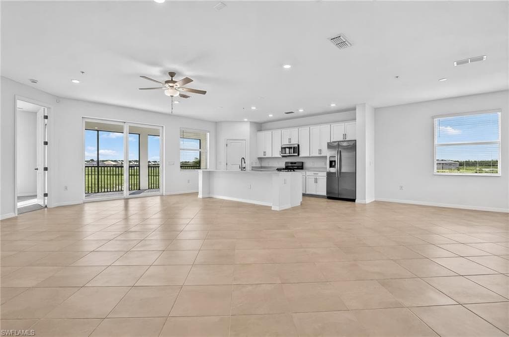 15888 Green Acres AVE 4222 photo 11 of 30