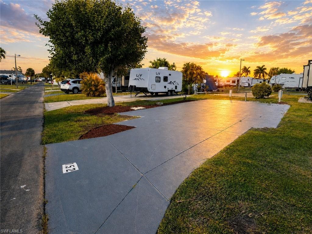 19681 Summerlin #152 RD photo 1 of 13