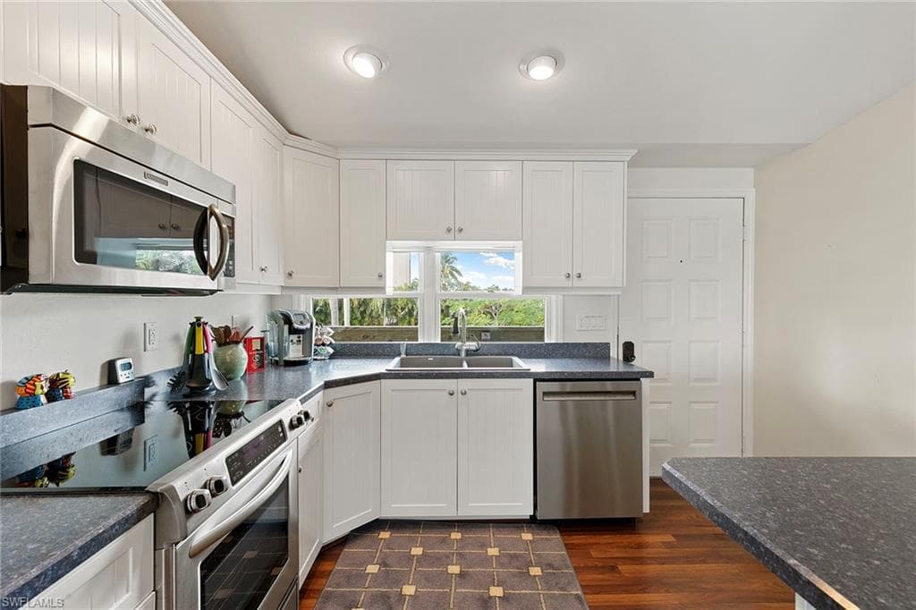 611 Palm AVE H36 photo 12 of 40
