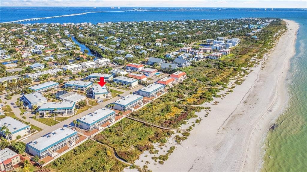 Located on the quiet south-end of the island and close enough to the bridge for easy access to the mainland.