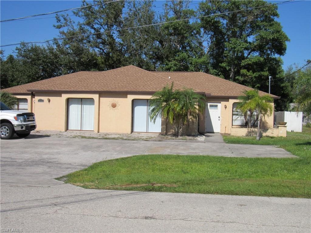 17226/17228 Whitewater CT photo 1 of 20