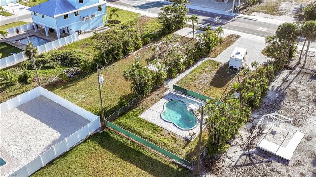 Bird's eye view of a pool area