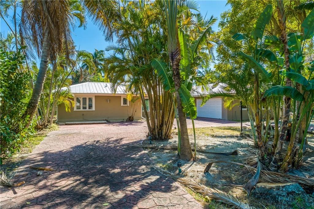 2195 Sheepshead DR photo 10 of 14