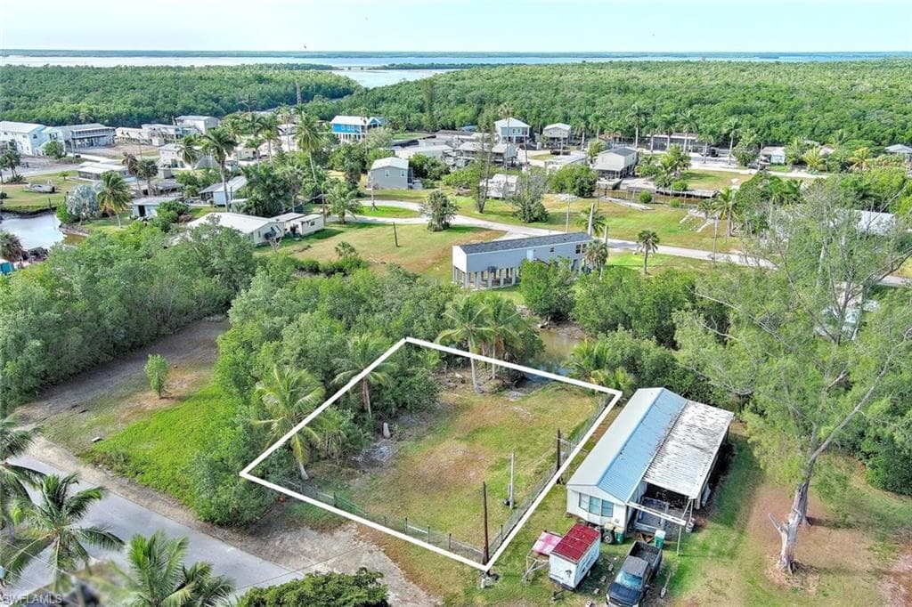 Aerial view of property's location featuring property boundaries highlighted