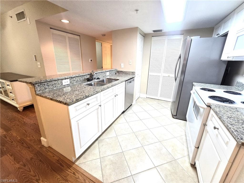 4122 Residence DR 108 photo 5 of 16