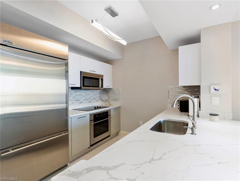 Kitchen with quartz countertops