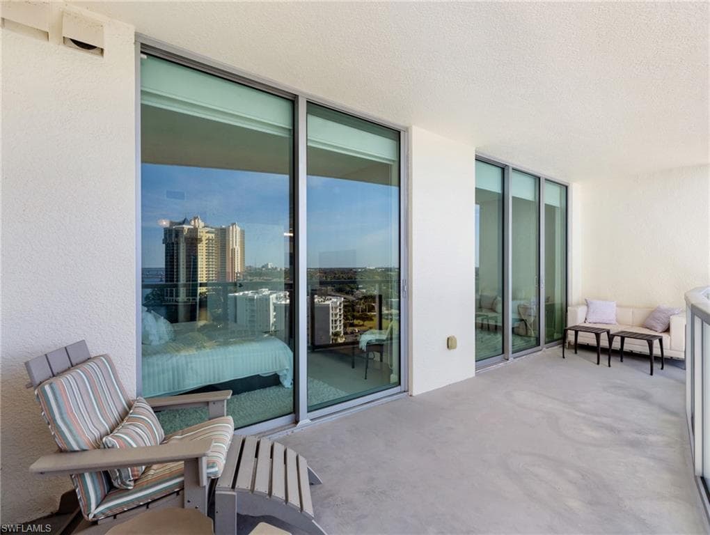 balcony