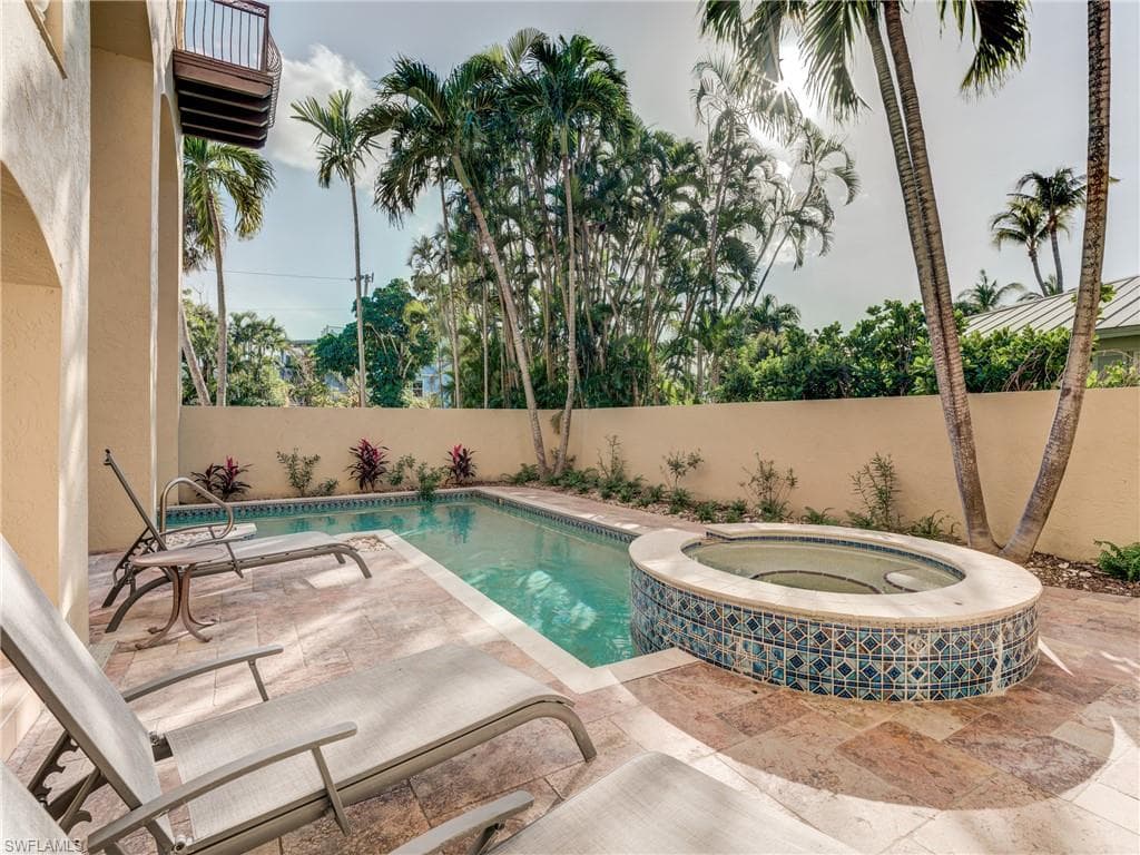 15160 Captiva DR photo 36 of 50