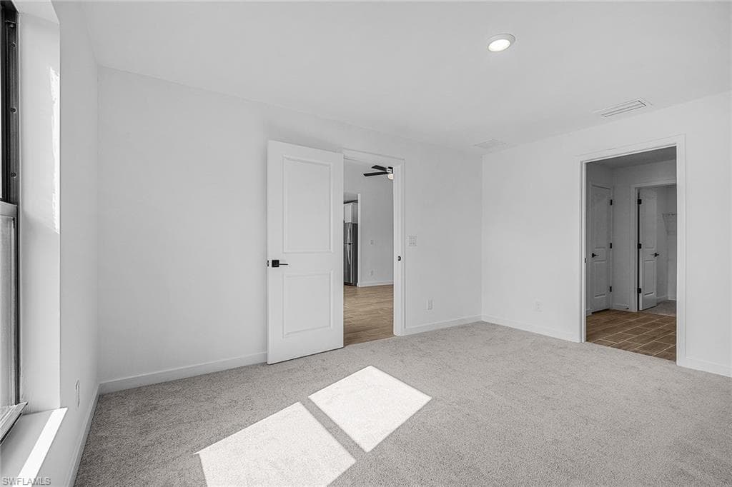 424 Parkdale BLVD photo 12 of 18