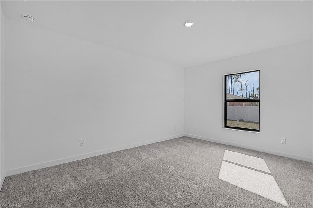 424 Parkdale BLVD photo 11 of 18