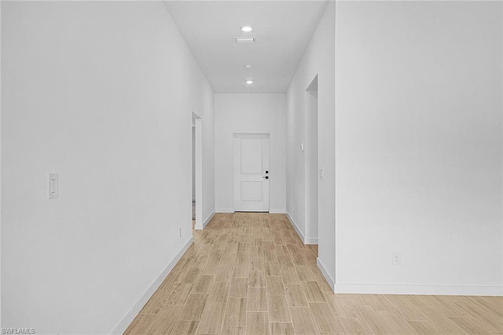 424 Parkdale BLVD photo 4 of 18