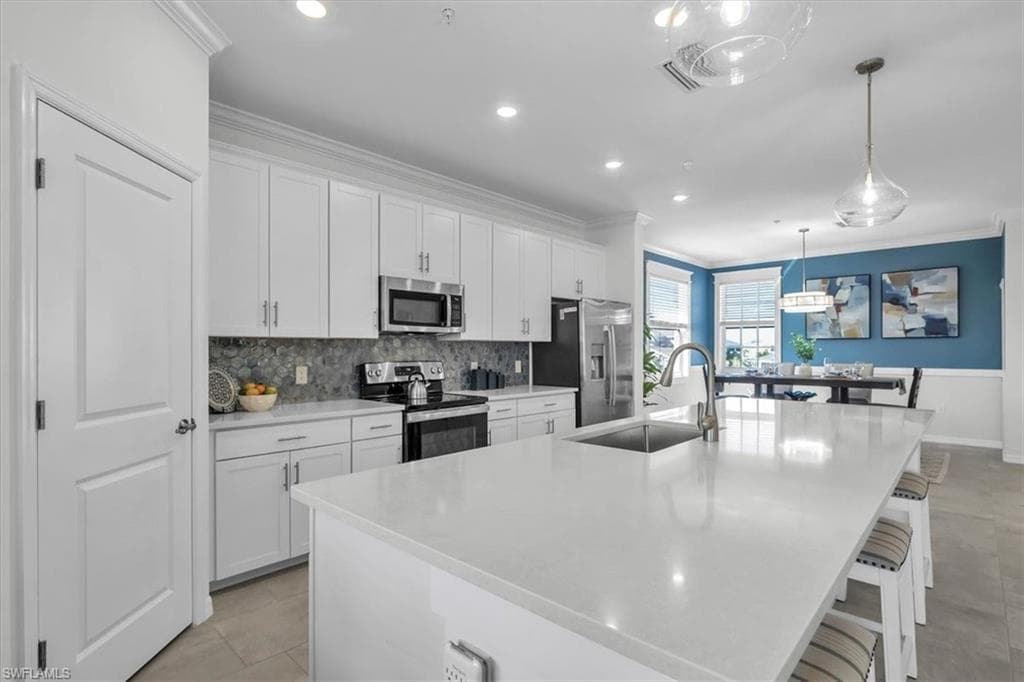 5704 Melbourne CT 6722 photo 11 of 49