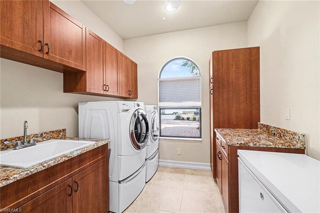 Spacious laundry with plenty of light
