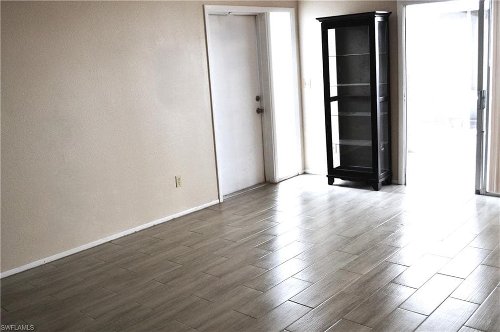 5839 Vancouver CIR 2 photo 5 of 14