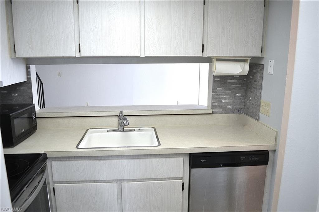 5839 Vancouver CIR 2 photo 8 of 14