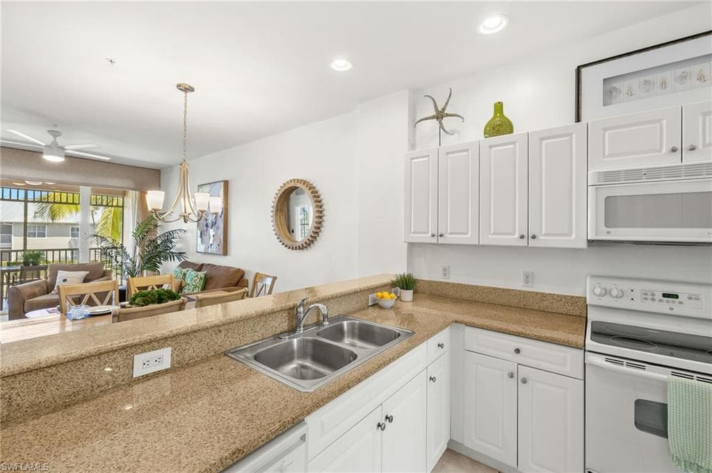 7940 MAHOGANY RUN LN 625 photo 5 of 30