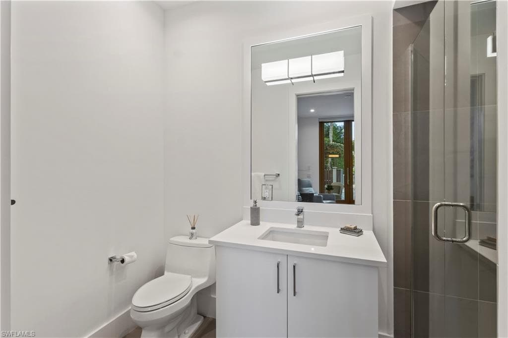 355 Banyan BLVD 2 photo 21 of 30