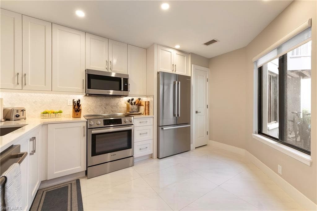 401 Courtside DR D101 photo 6 of 29