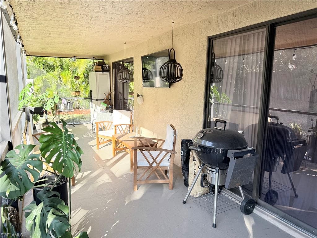 Large screened lanai