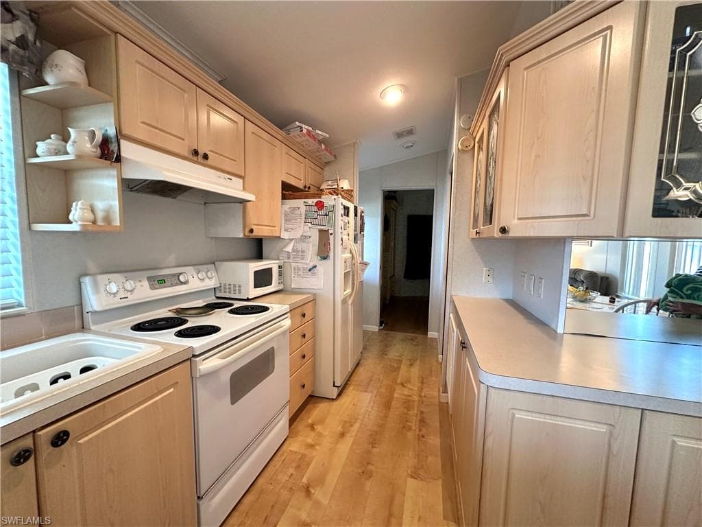 20180 Ponce De Leon DR photo 14 of 22