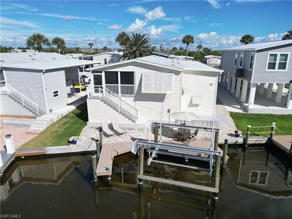 Big deck and 7,000 lbs. boat lift