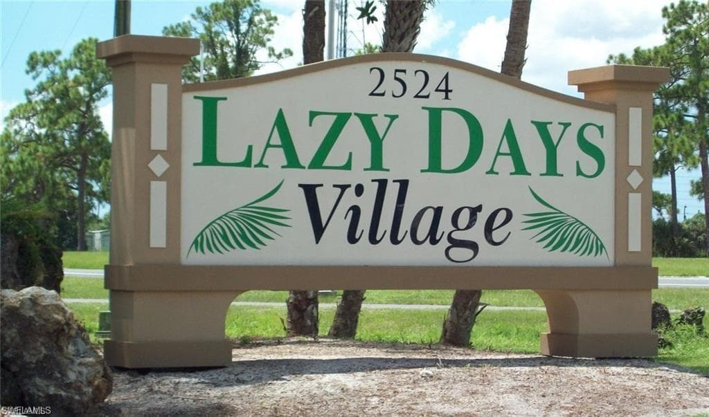 Welcome to Lazy Days, a people-friendly, pet-friendly community.