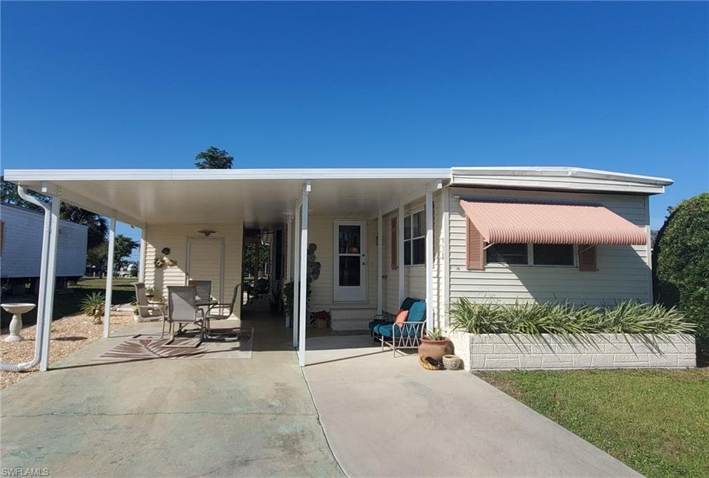 Two bedrooms, two bathrooms – furnished and ready for you to move in!
