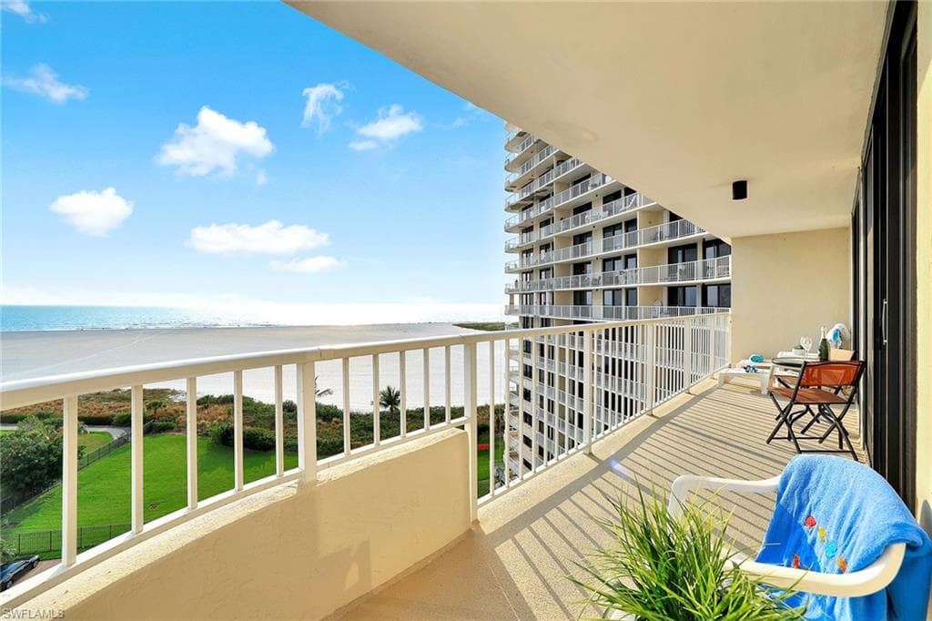 260 Seaview CT 906 photo 8 of 37