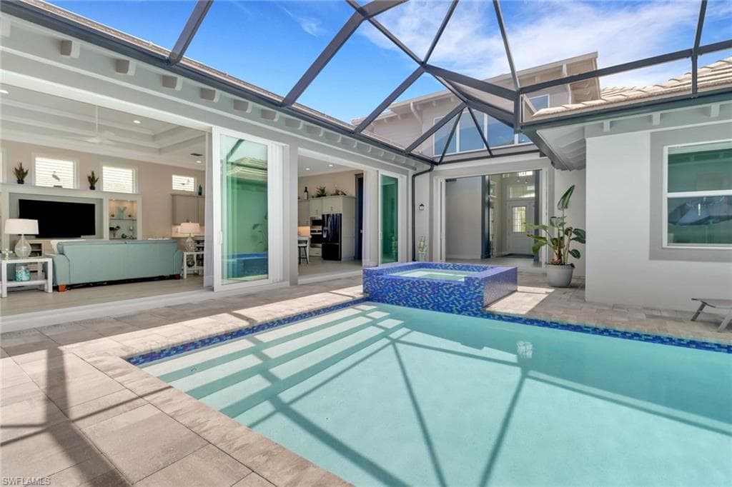 Indoor/outdoor living
