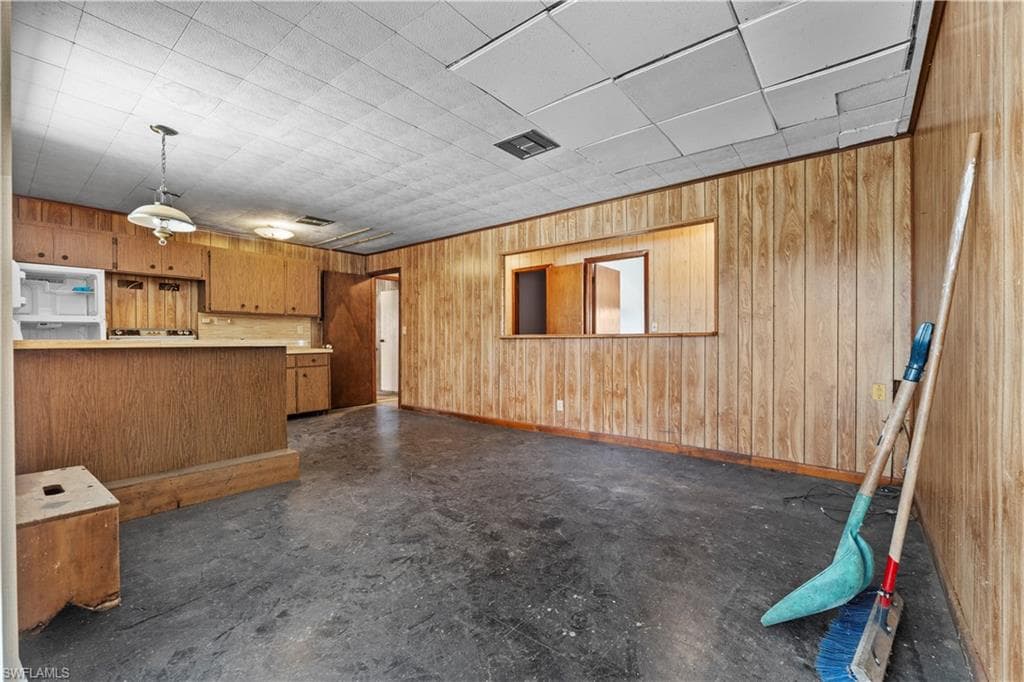 1085 West AVE photo 33 of 50