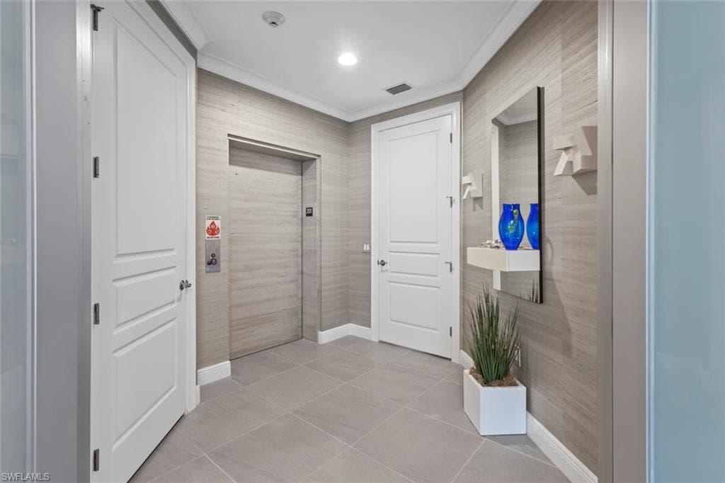2727 Tiburon BLVD E 201 photo 5 of 42
