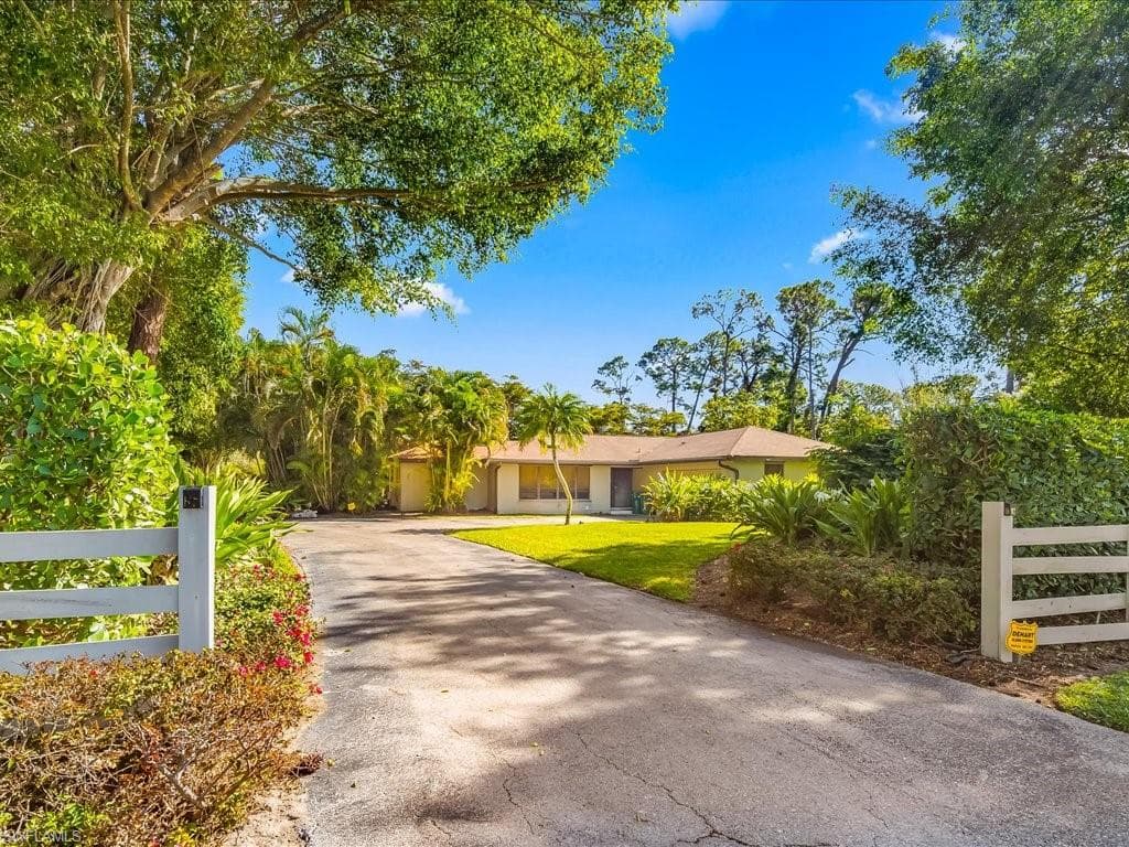 154 Cajeput DR photo 16 of 45