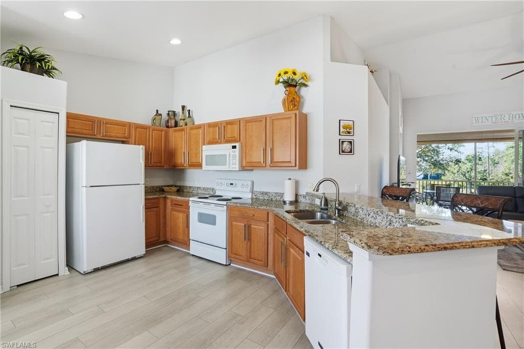 10137 Colonial Country Club BLVD 1103 photo 15 of 32