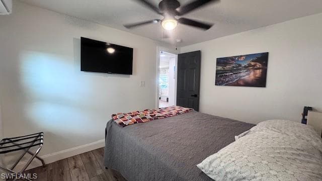 5524 Ben Franklin LN photo 13 of 42