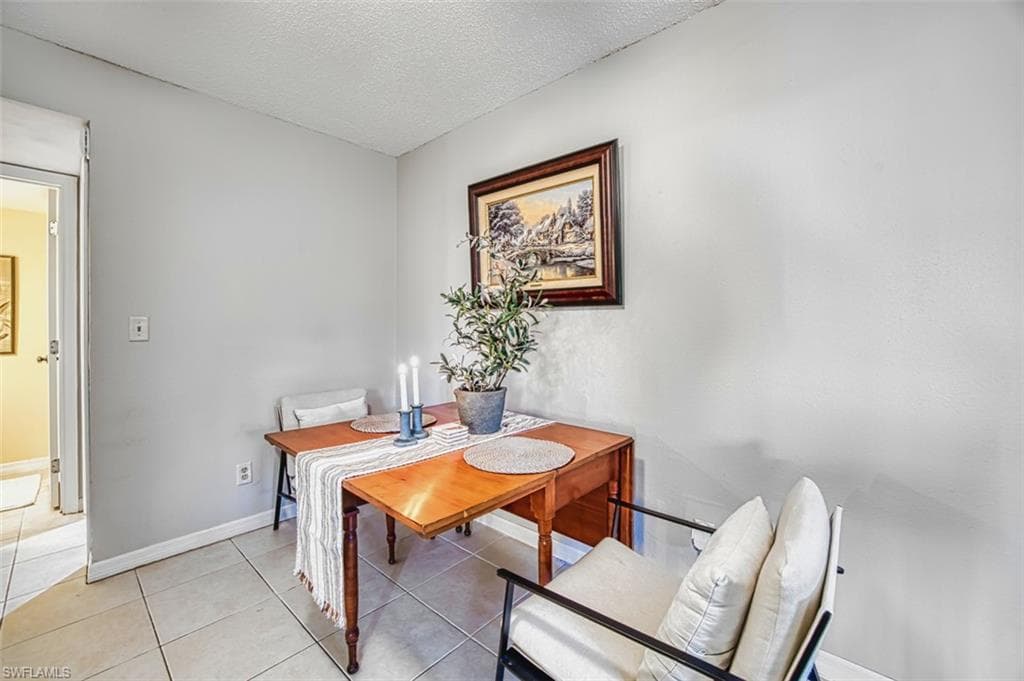 1444 Park Shore CIR 3 photo 4 of 30
