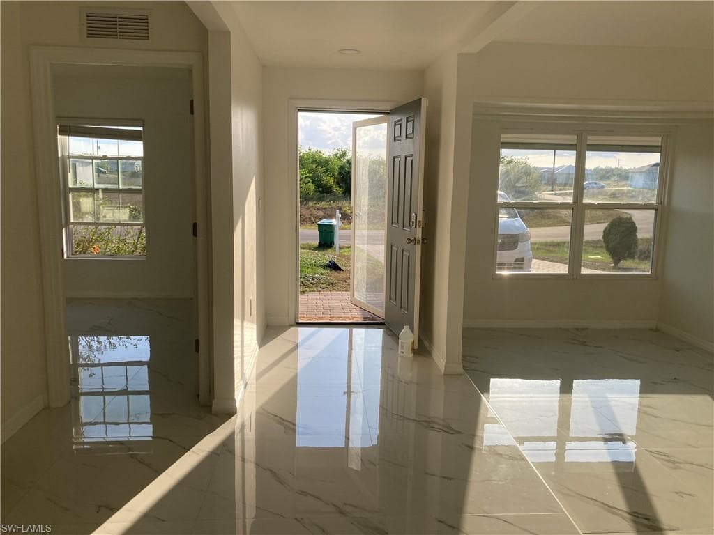 142 Plantation DR photo 5 of 38