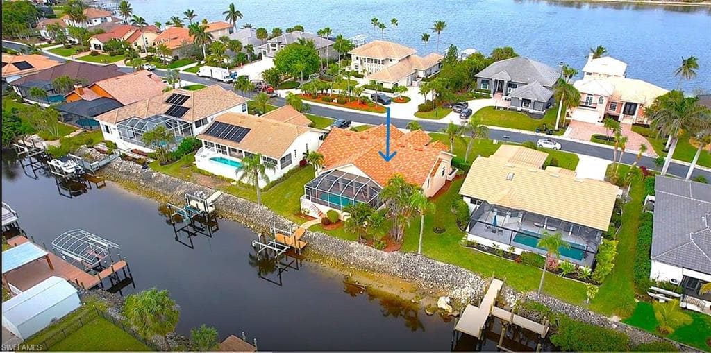 Only a 20 minute boat ride to Estero Bay--no locks or bridges!