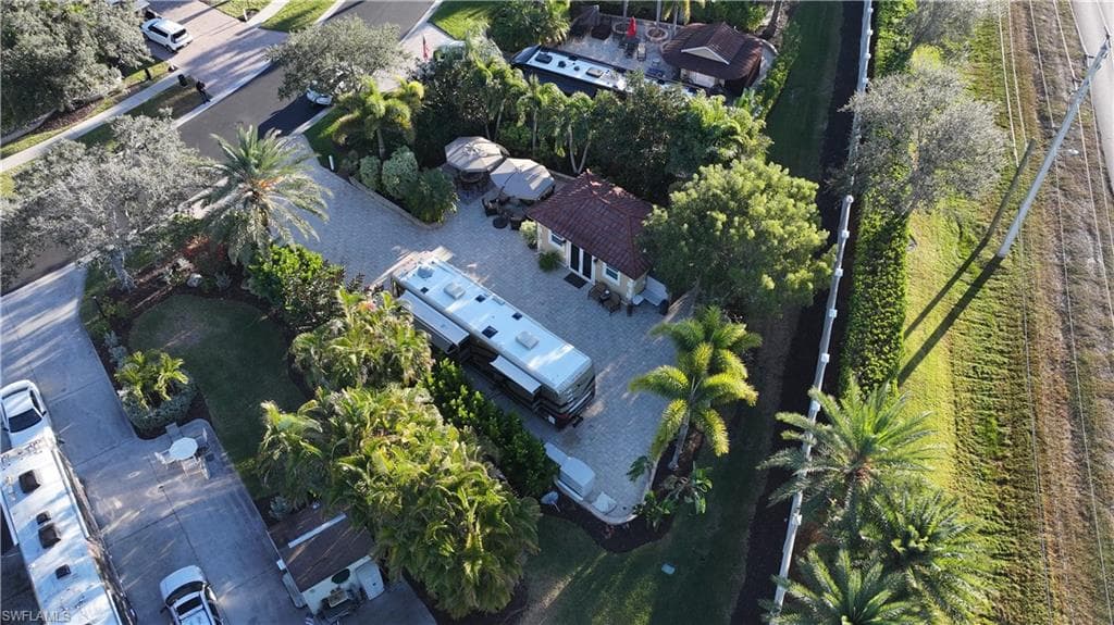 Aerial view of property and surrounding area